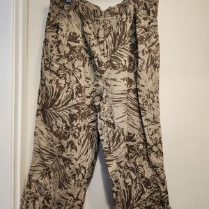 Erika Brown Patterned Cropped Pants